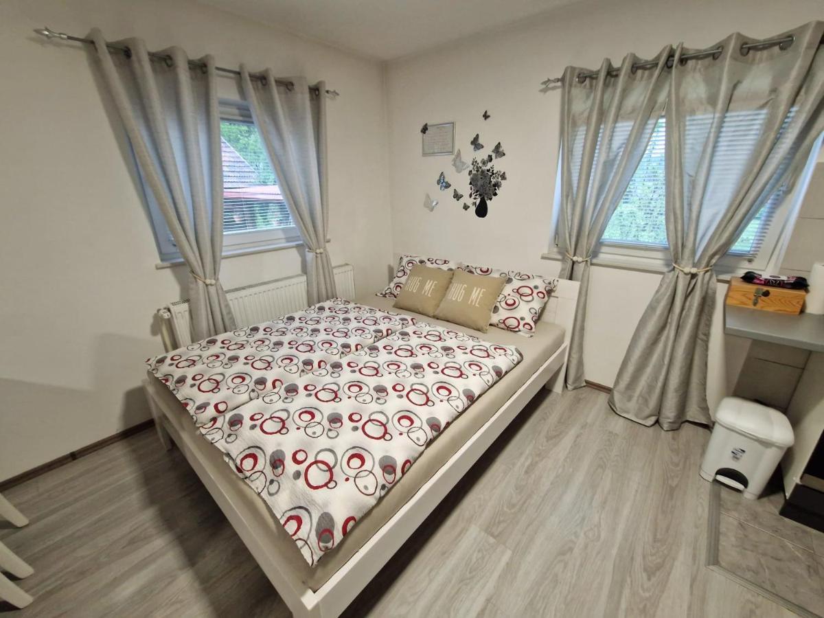 Guesthouse Ella Слуни Экстерьер фото